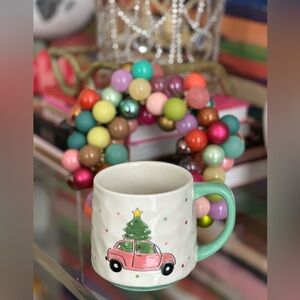 This stylish mug is designed for those who love to showcase their festive spirit